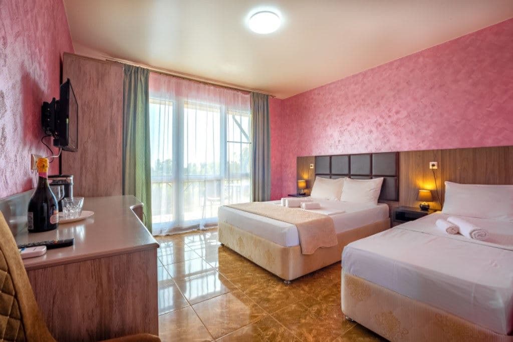 rooms-standart-triple-balcony