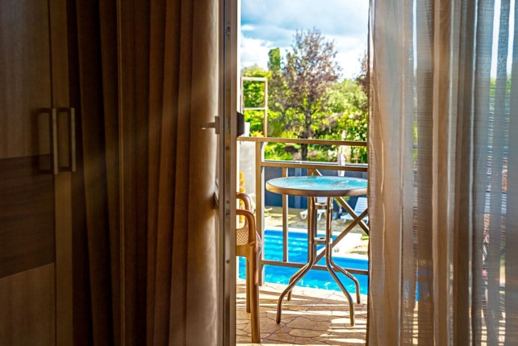 rooms-standart-balcony