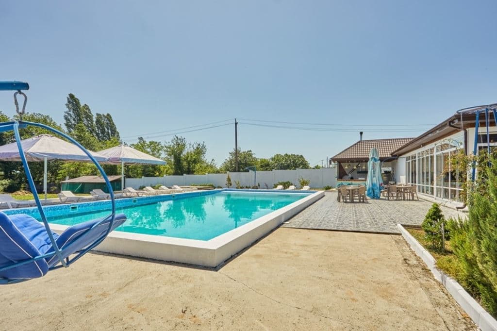 pools-outdoor-pool