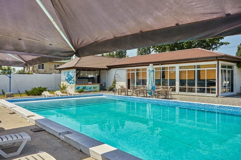 pools-outdoor-pool
