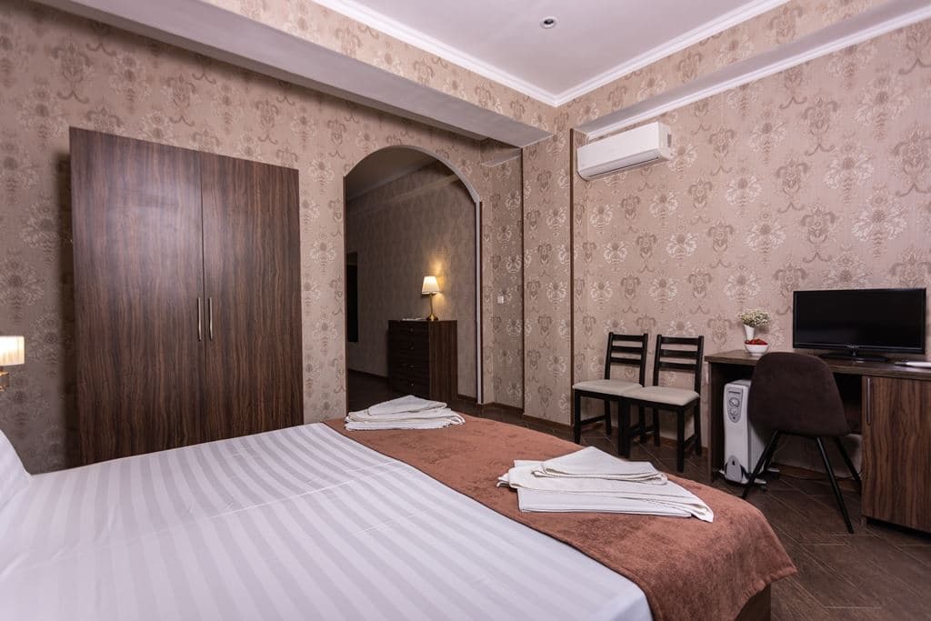 rooms-junior-suite