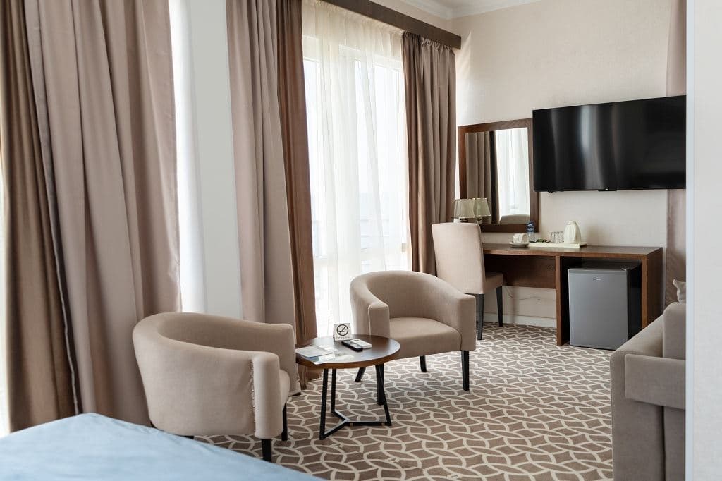 rooms-suite-with-balcony