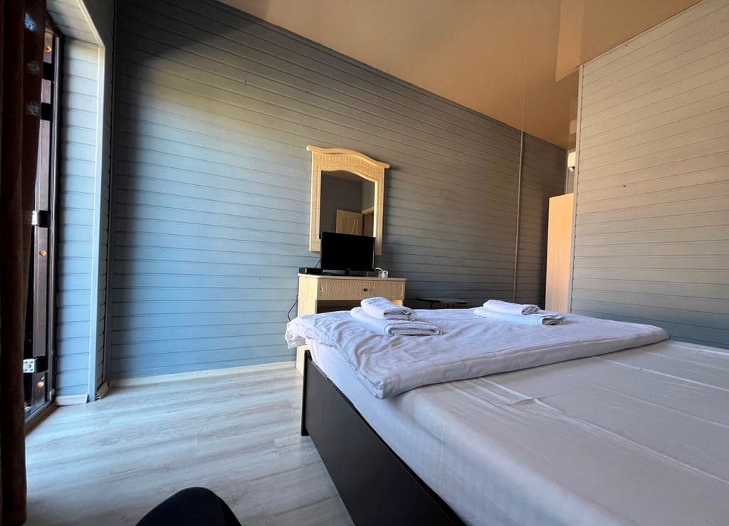 rooms-2bed-1room