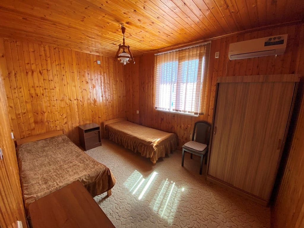 rooms-2-economy