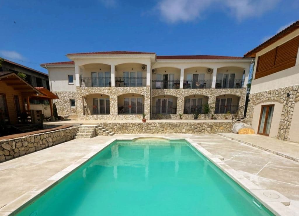 pools-outdoor-pool