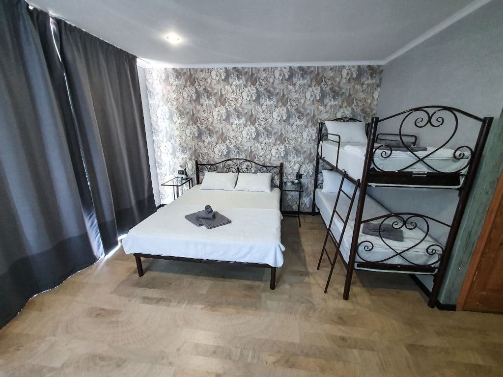 rooms-suite-kitchen