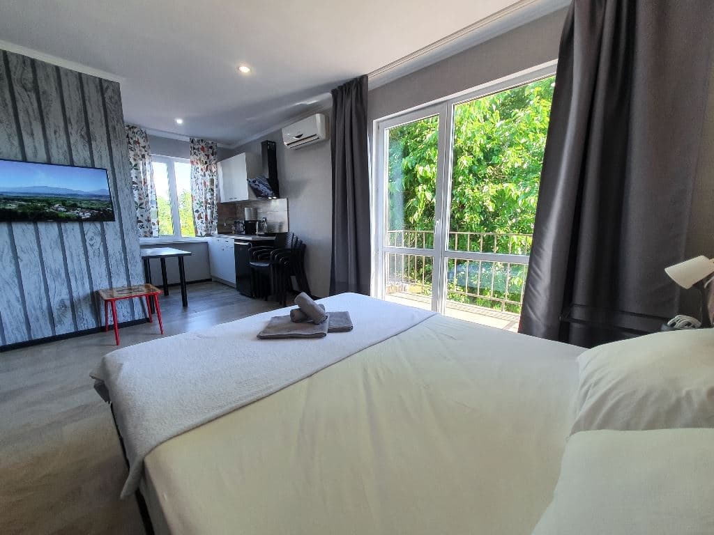 rooms-suite-kitchen