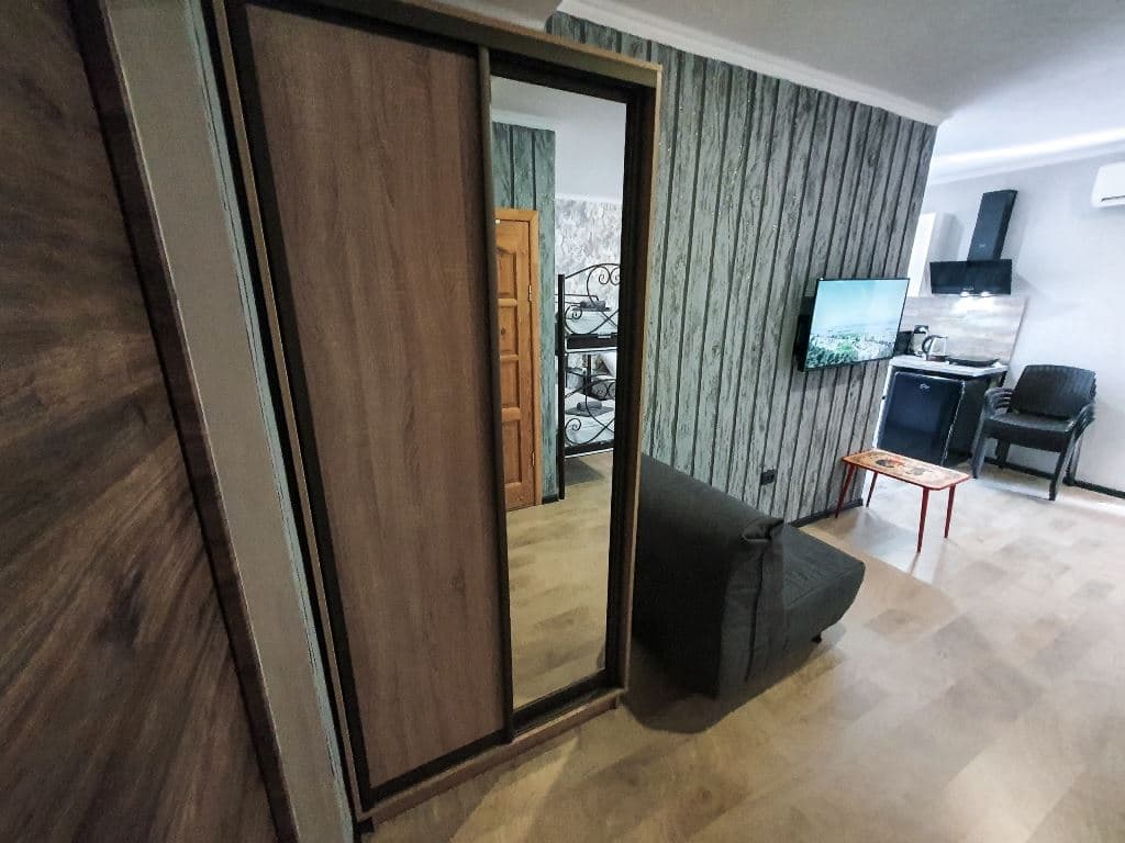 rooms-suite-kitchen