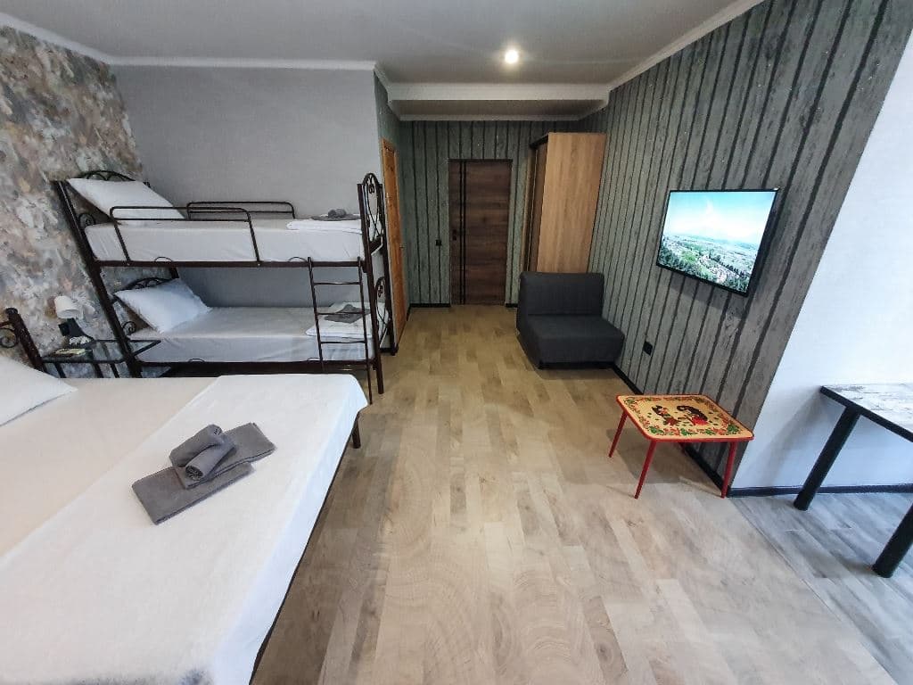rooms-suite-kitchen