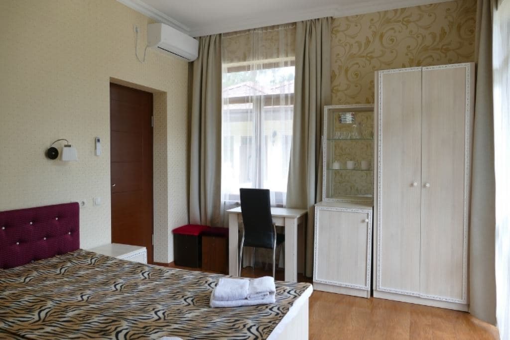 rooms-triple-balcony