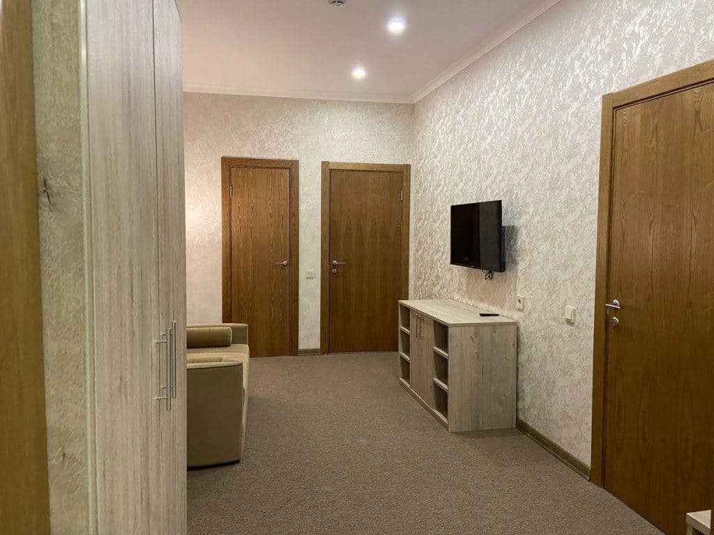 rooms-suite-3-rooms-without-balcony-park-view