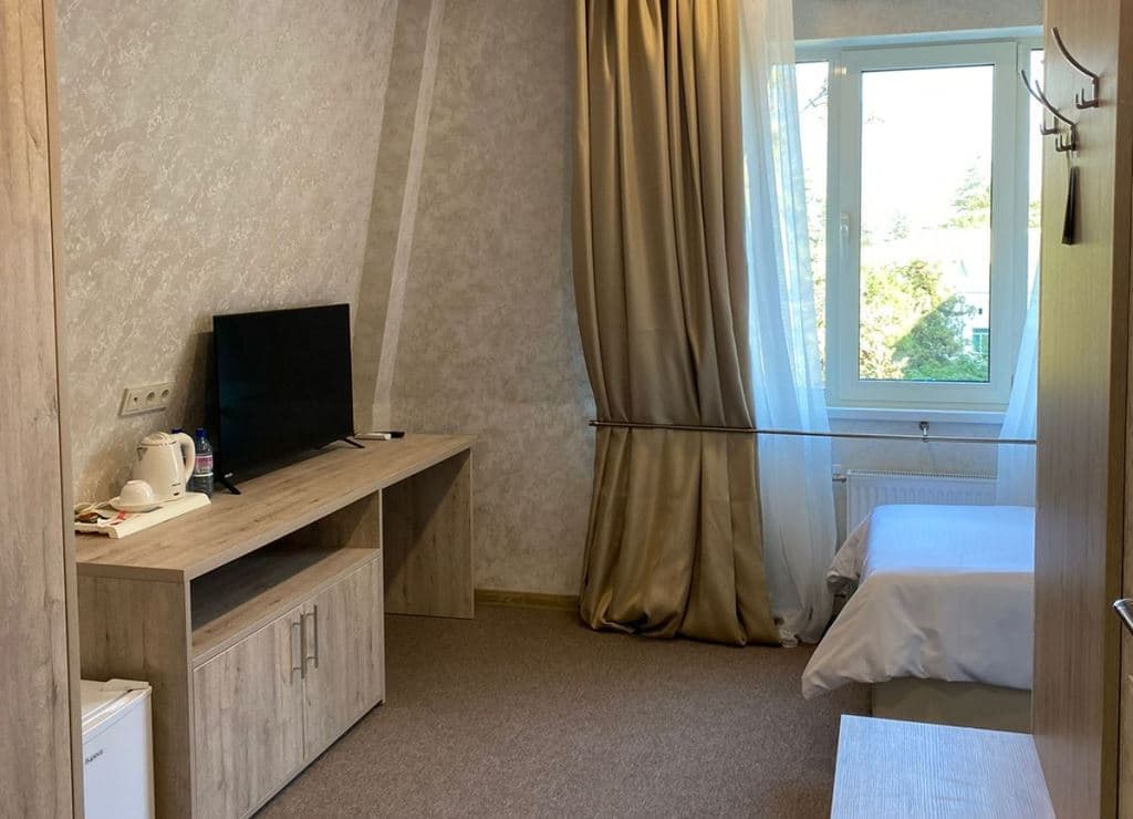 rooms-single-no-balcony-park-view