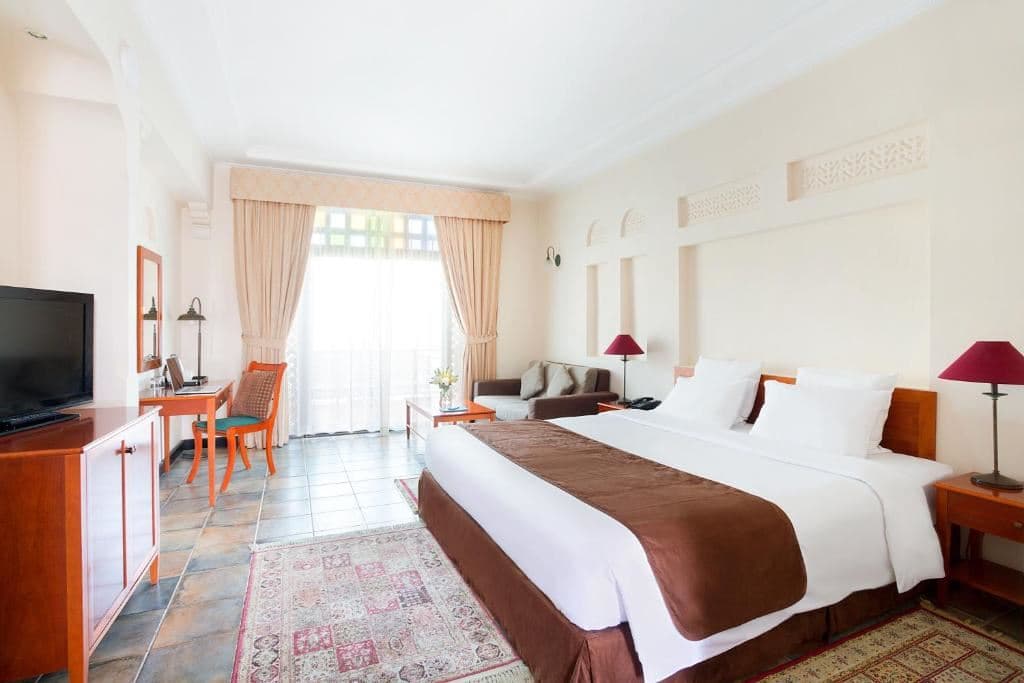rooms-superior-room