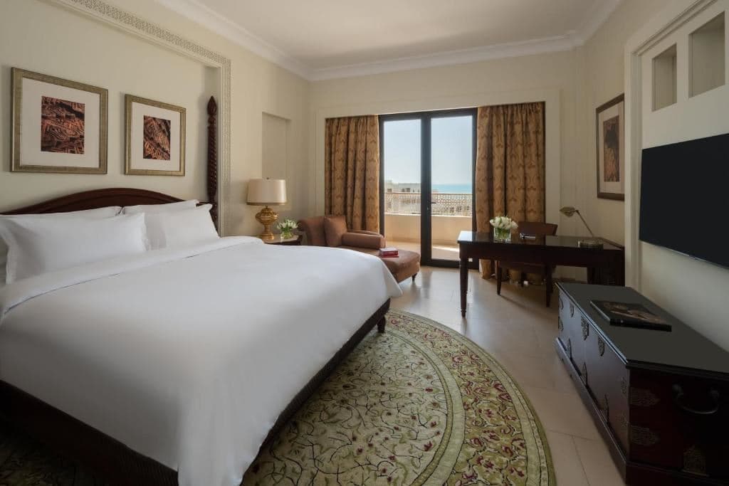 rooms-luxury-room