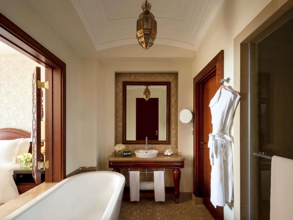 rooms-luxury-room