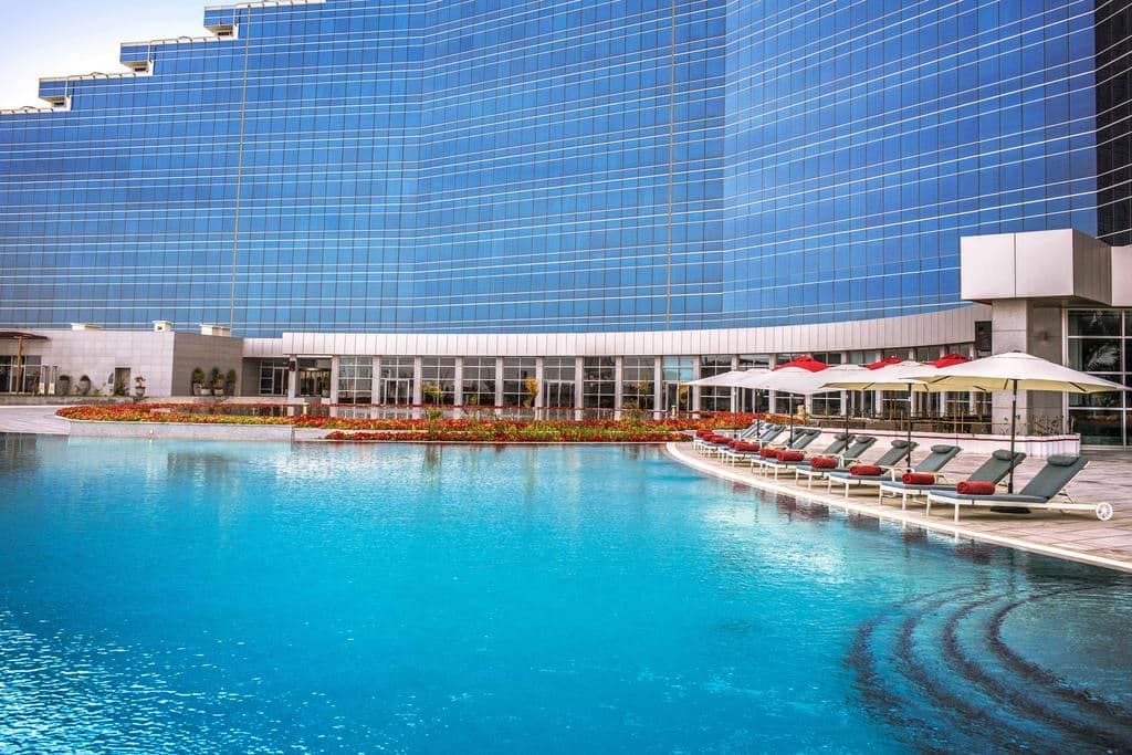 pools-outdoor-pool