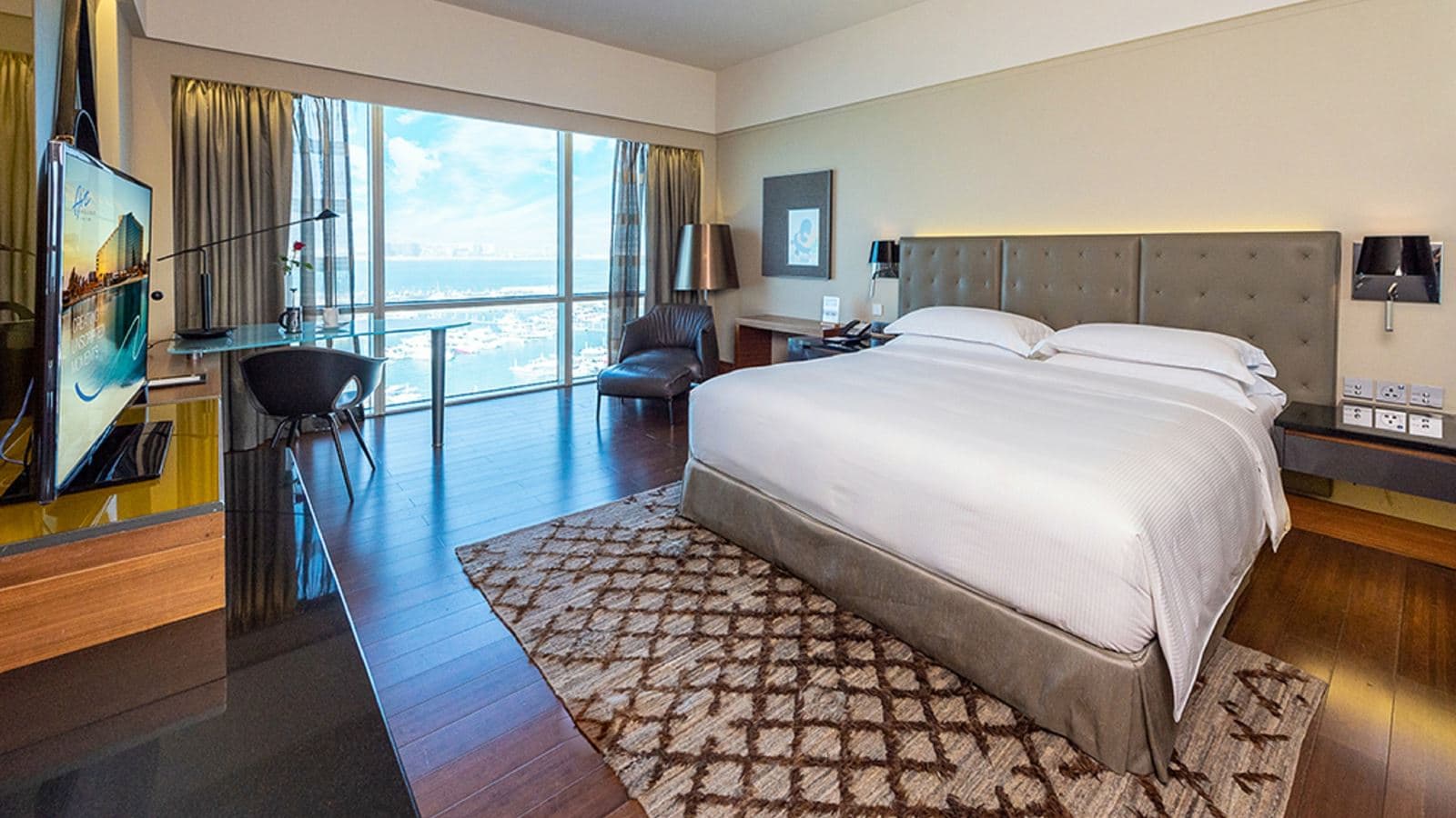 rooms-grand-room