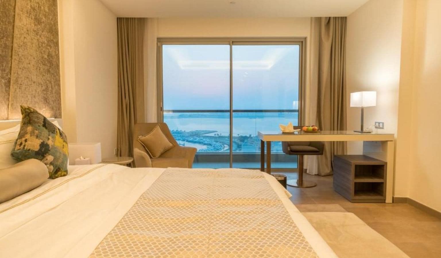 rooms-deluxe-room