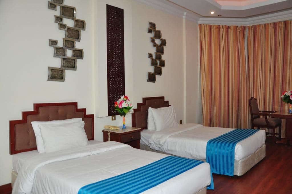 rooms-deluxe-room