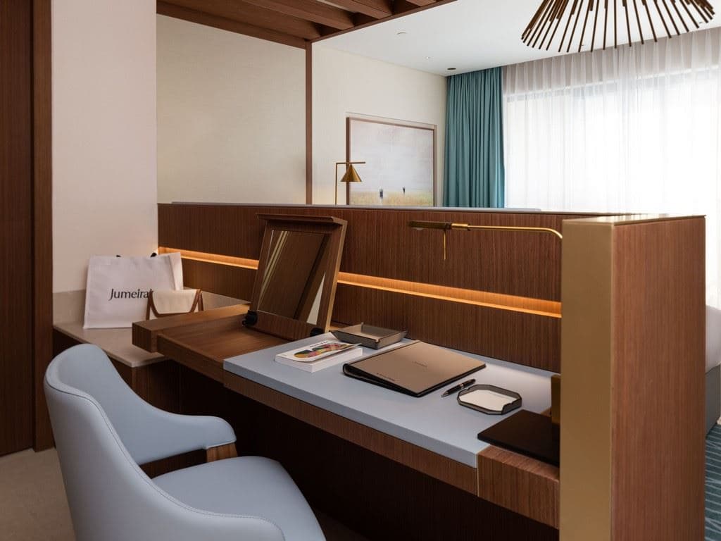rooms-deluxe-room
