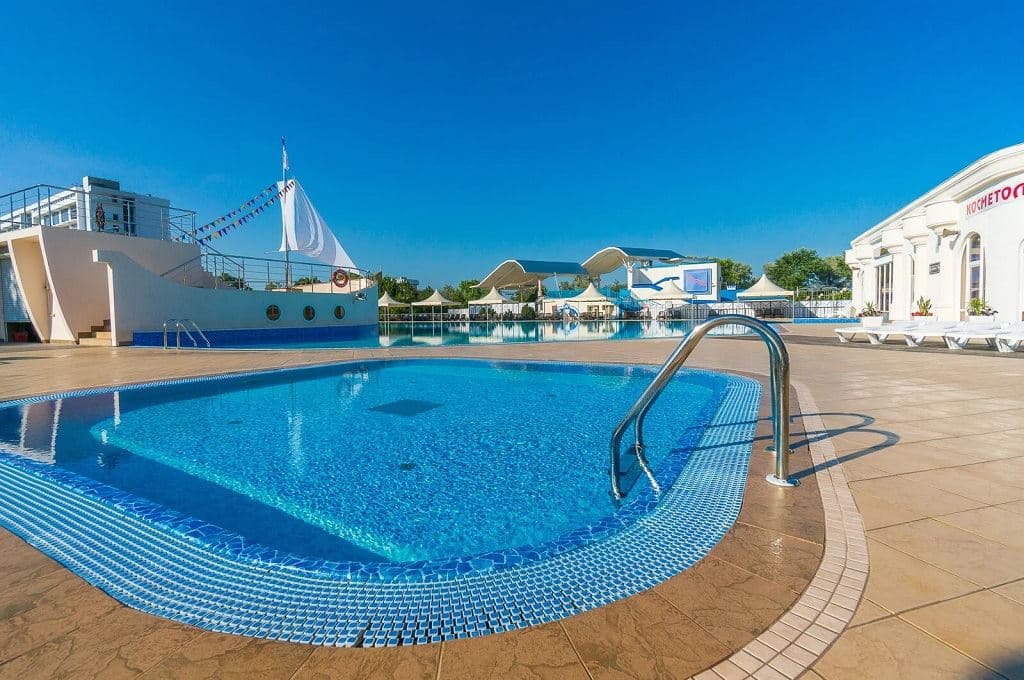 pools-outdoor-pool