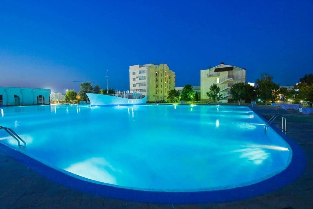 pools-outdoor-pool