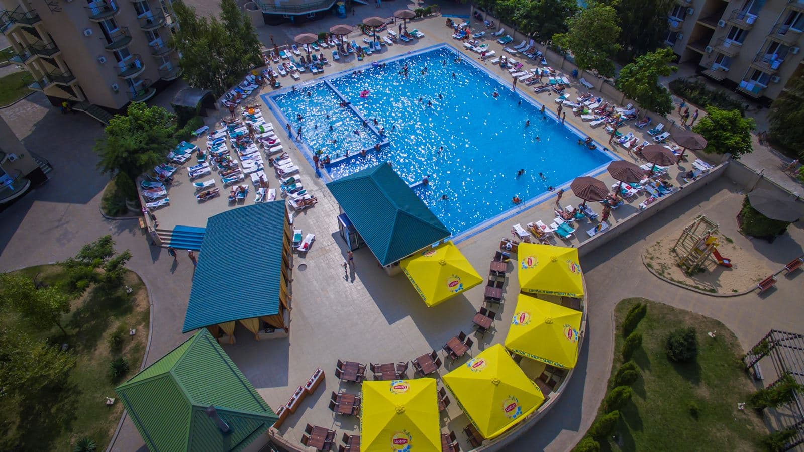 pools-outdoor-pool