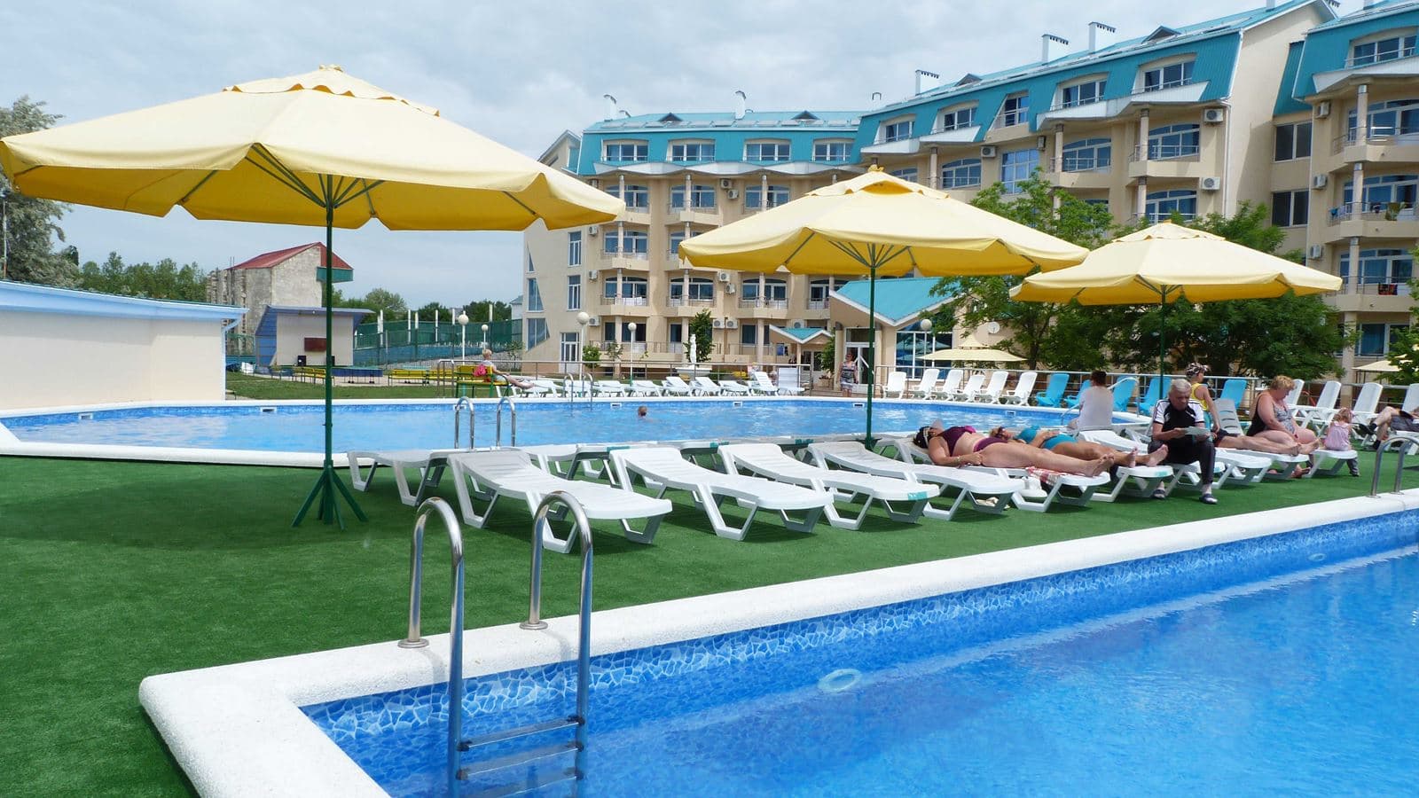 pools-outdoor-pool