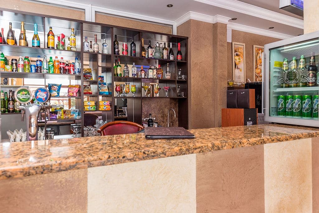 bars-bar-u-basseina