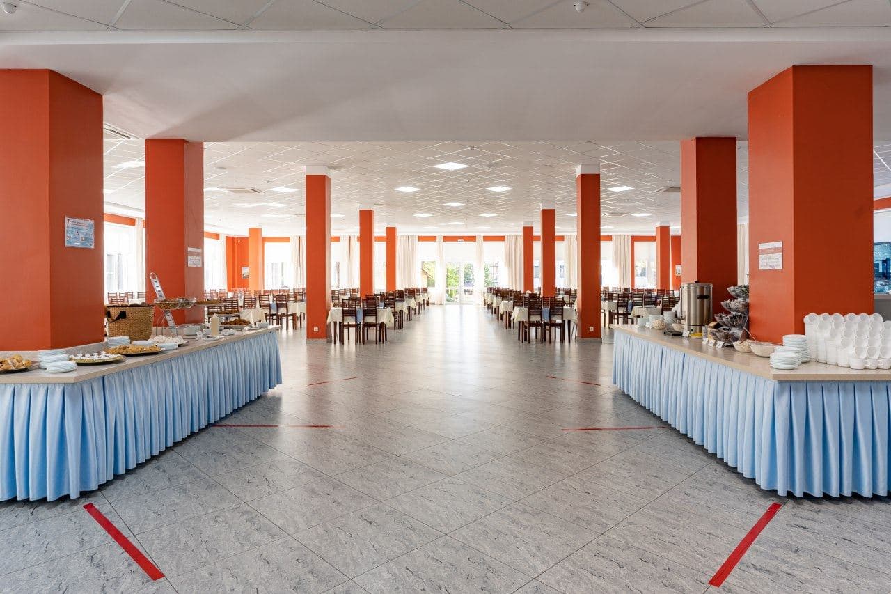 restaurants-obedenniy-zal