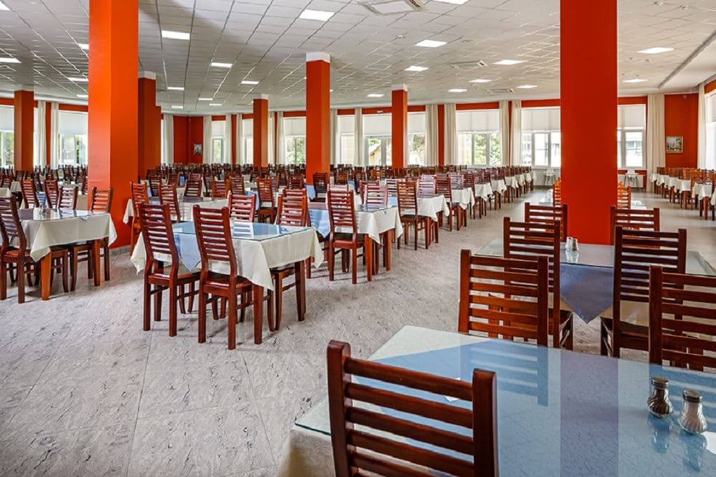restaurants-obedenniy-zal