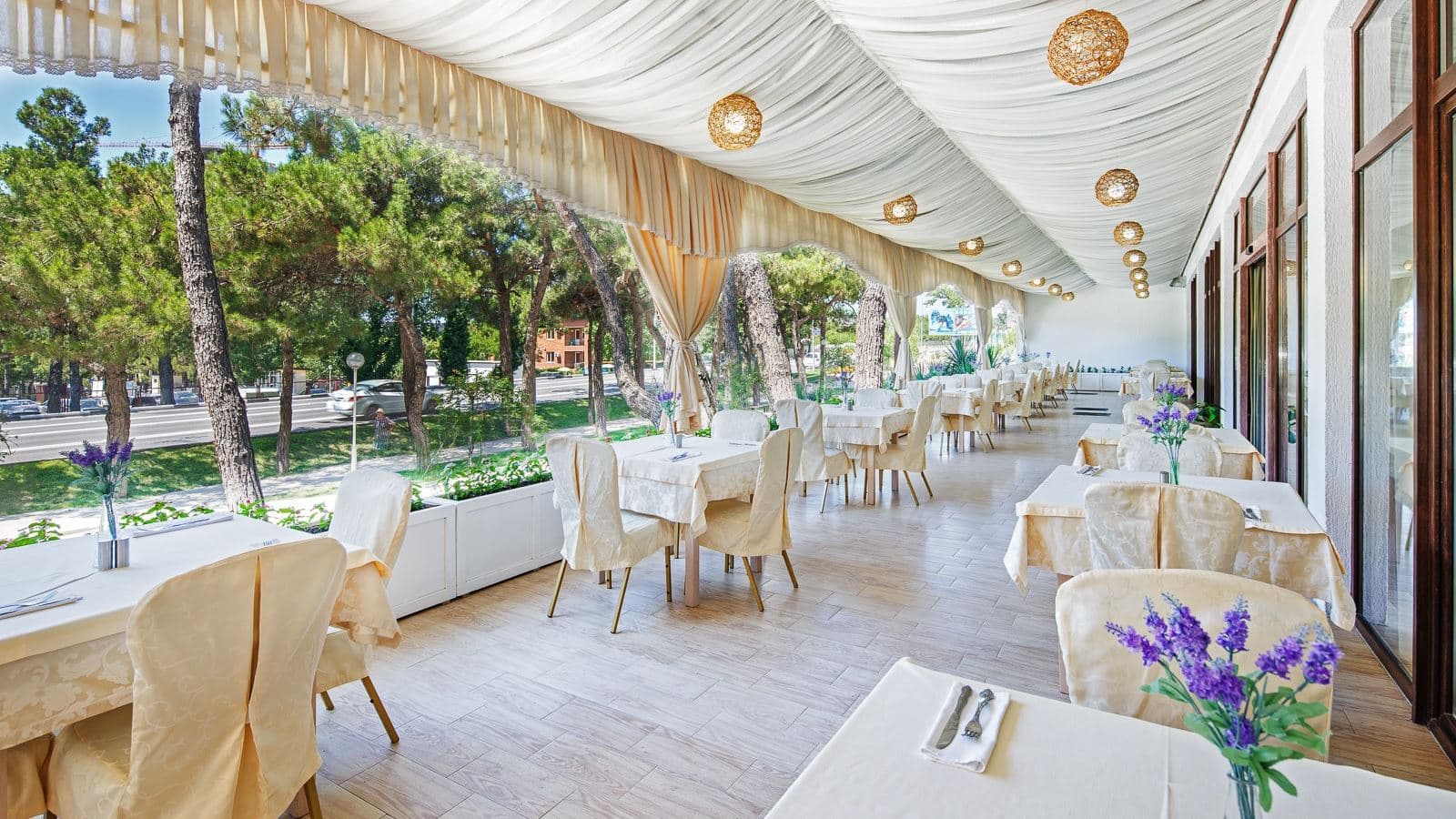 restaurants-