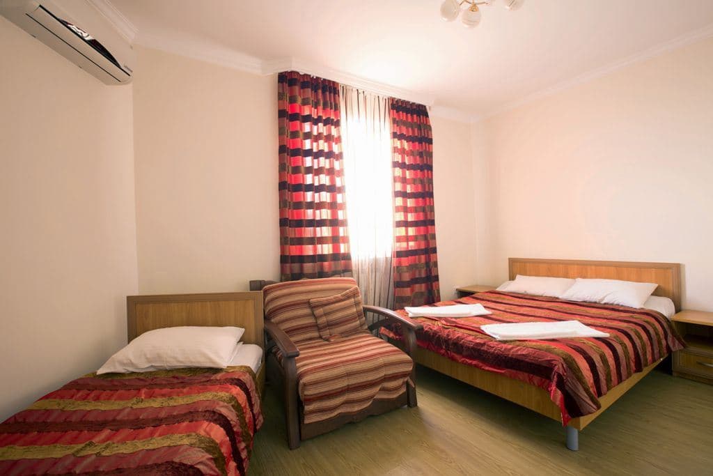 rooms-room-triple