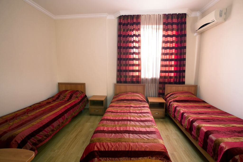rooms-room-triple