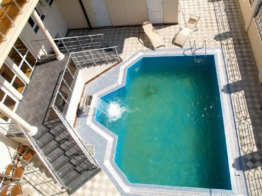 pools-outdoor-pool