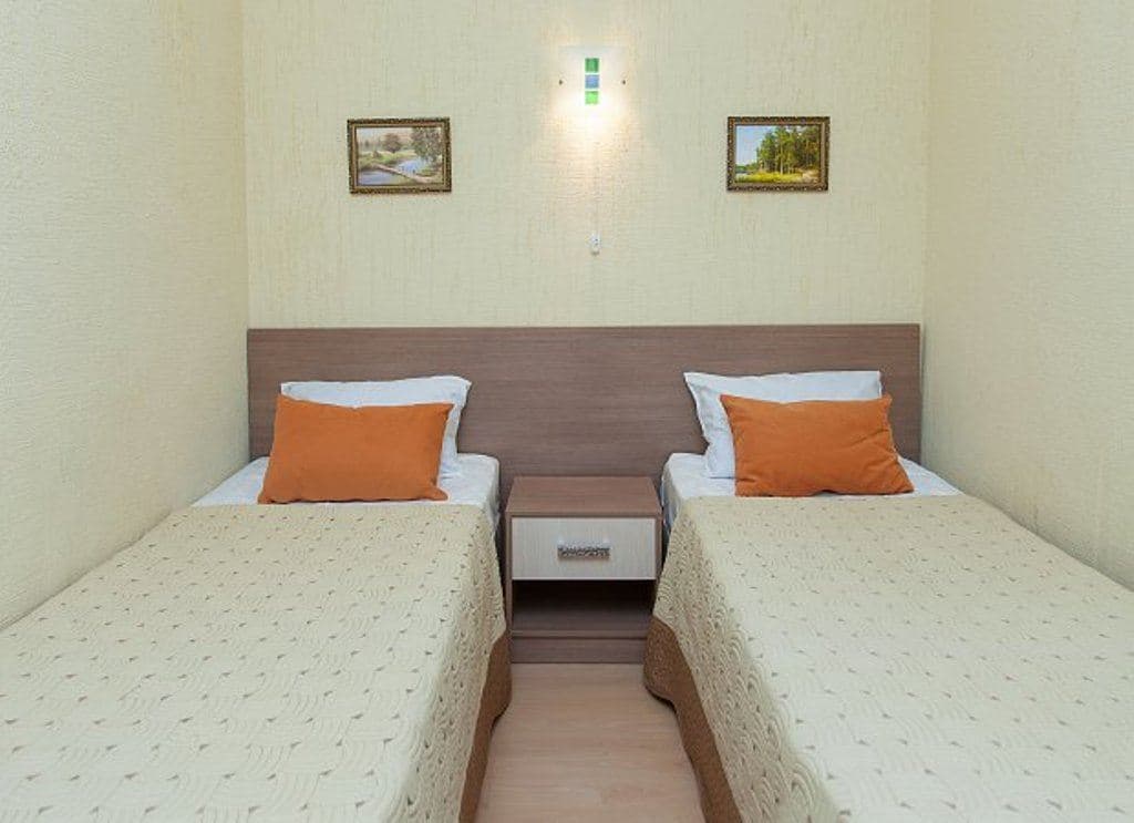 rooms-economy