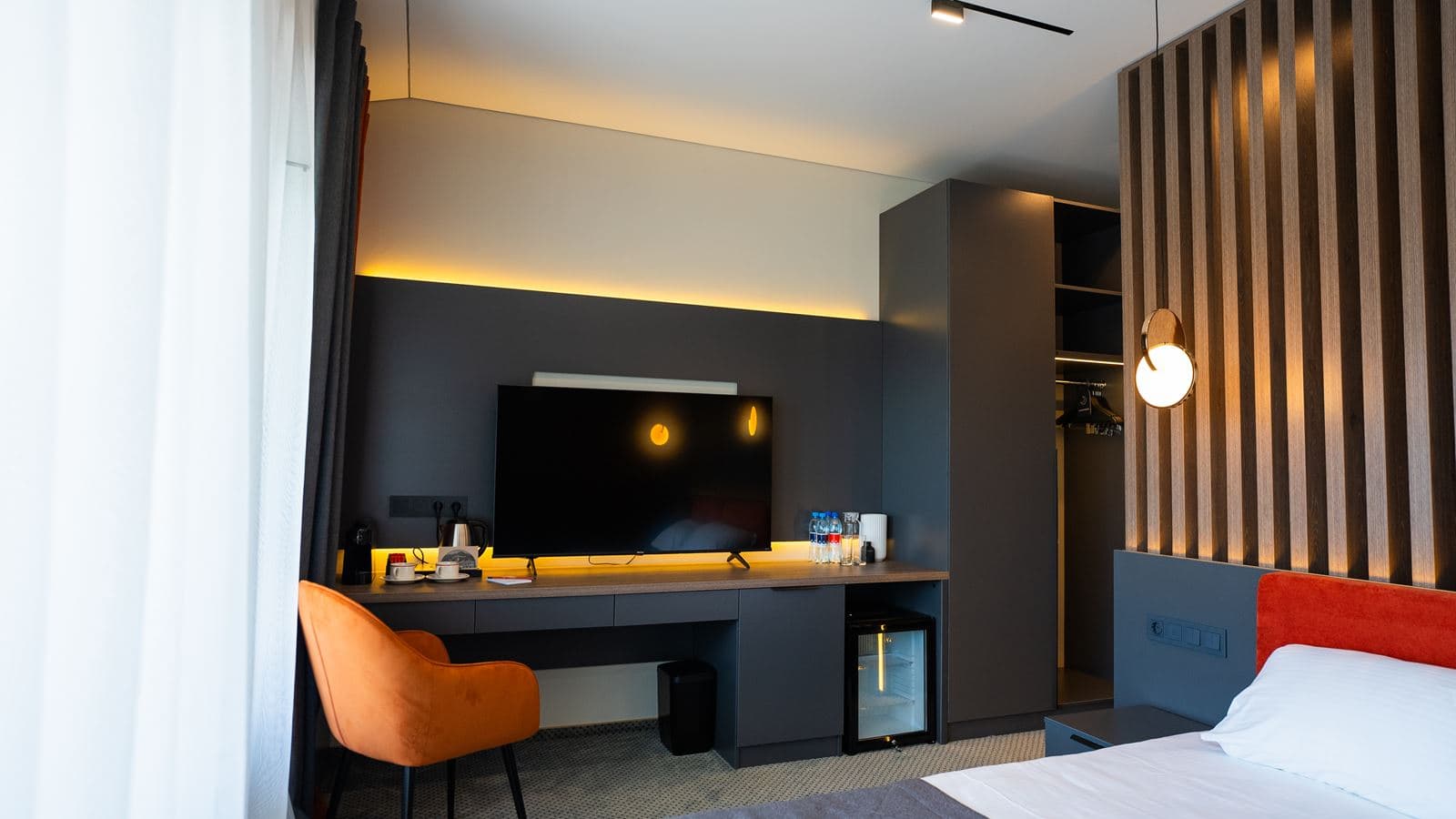 rooms-biznes