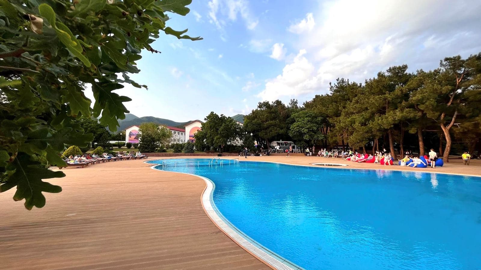pools-outdoor-pool