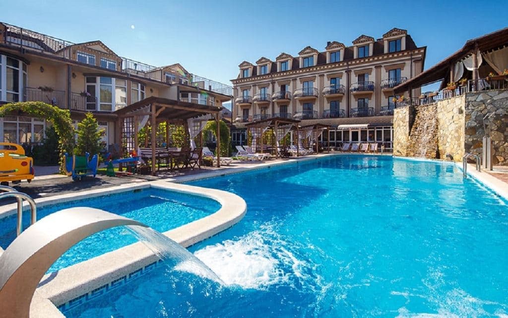 pools-outdoor-pool