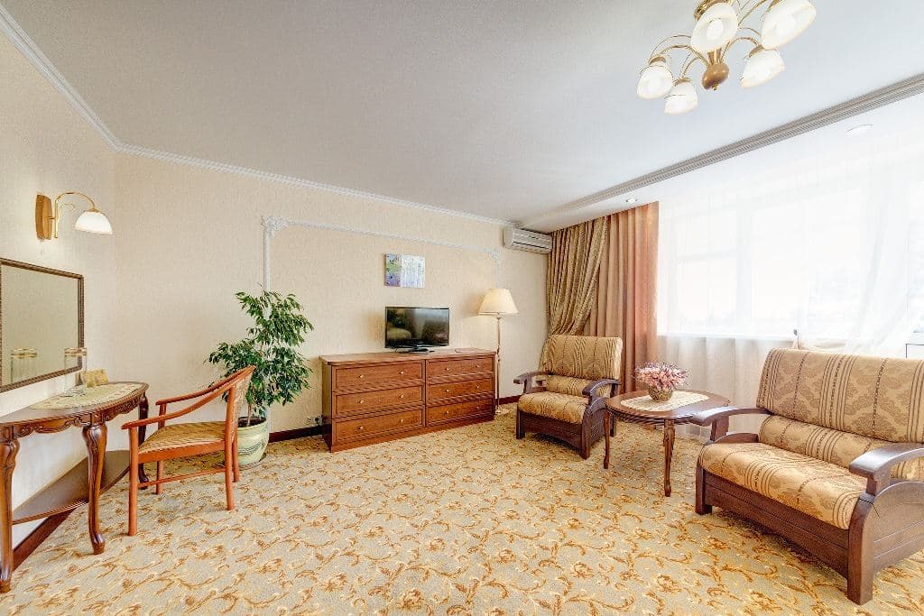 rooms-4bed-3room-suite