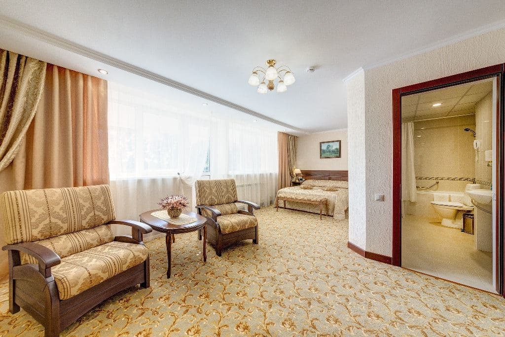 rooms-4bed-3room-suite