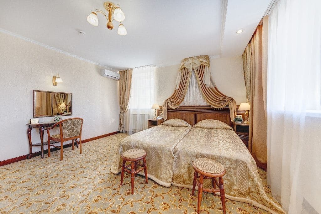 rooms-4bed-3room-suite