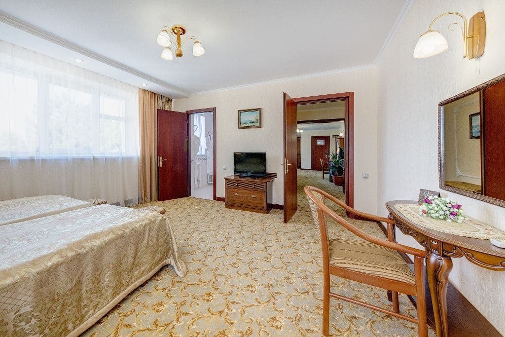 rooms-4bed-3room-suite
