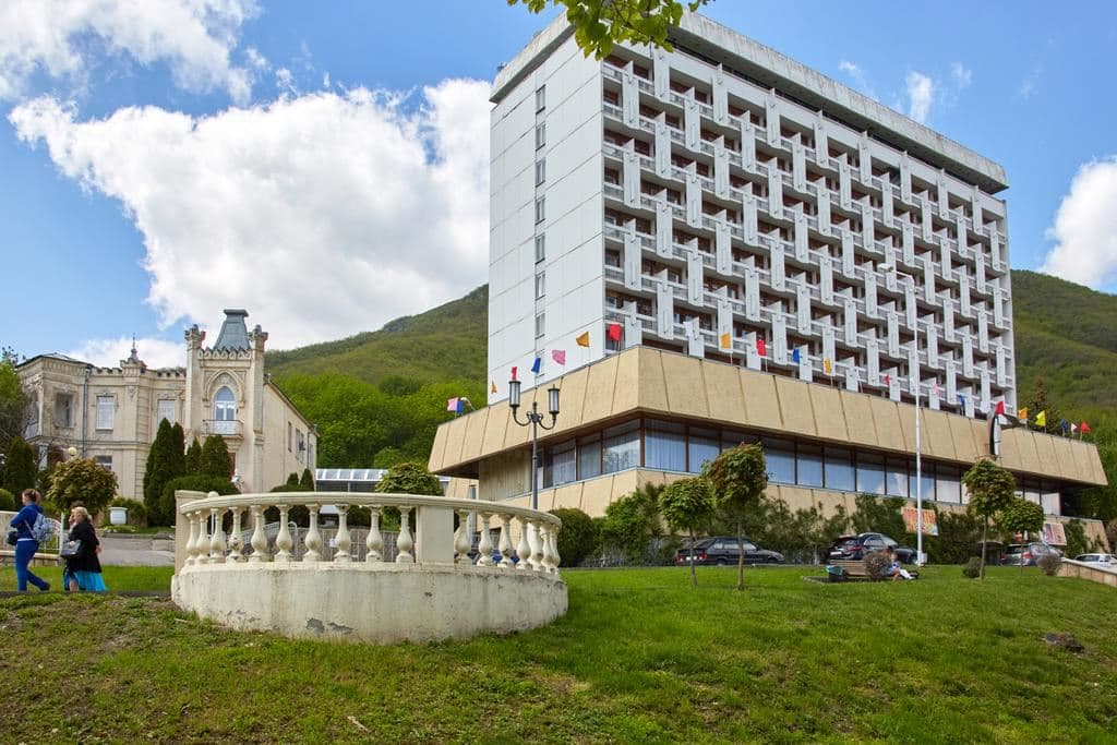general-main-building