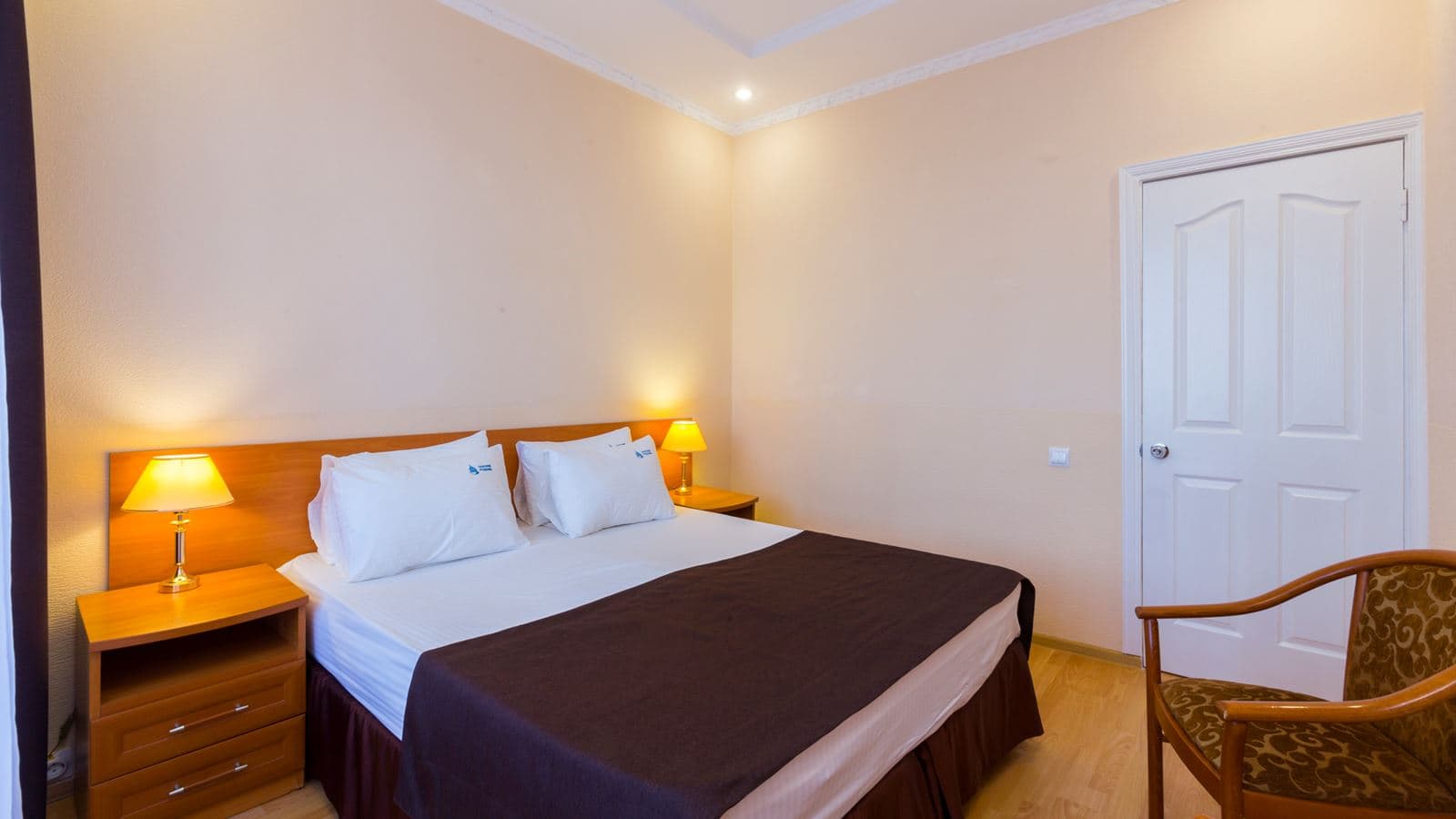 rooms-room-standard-double