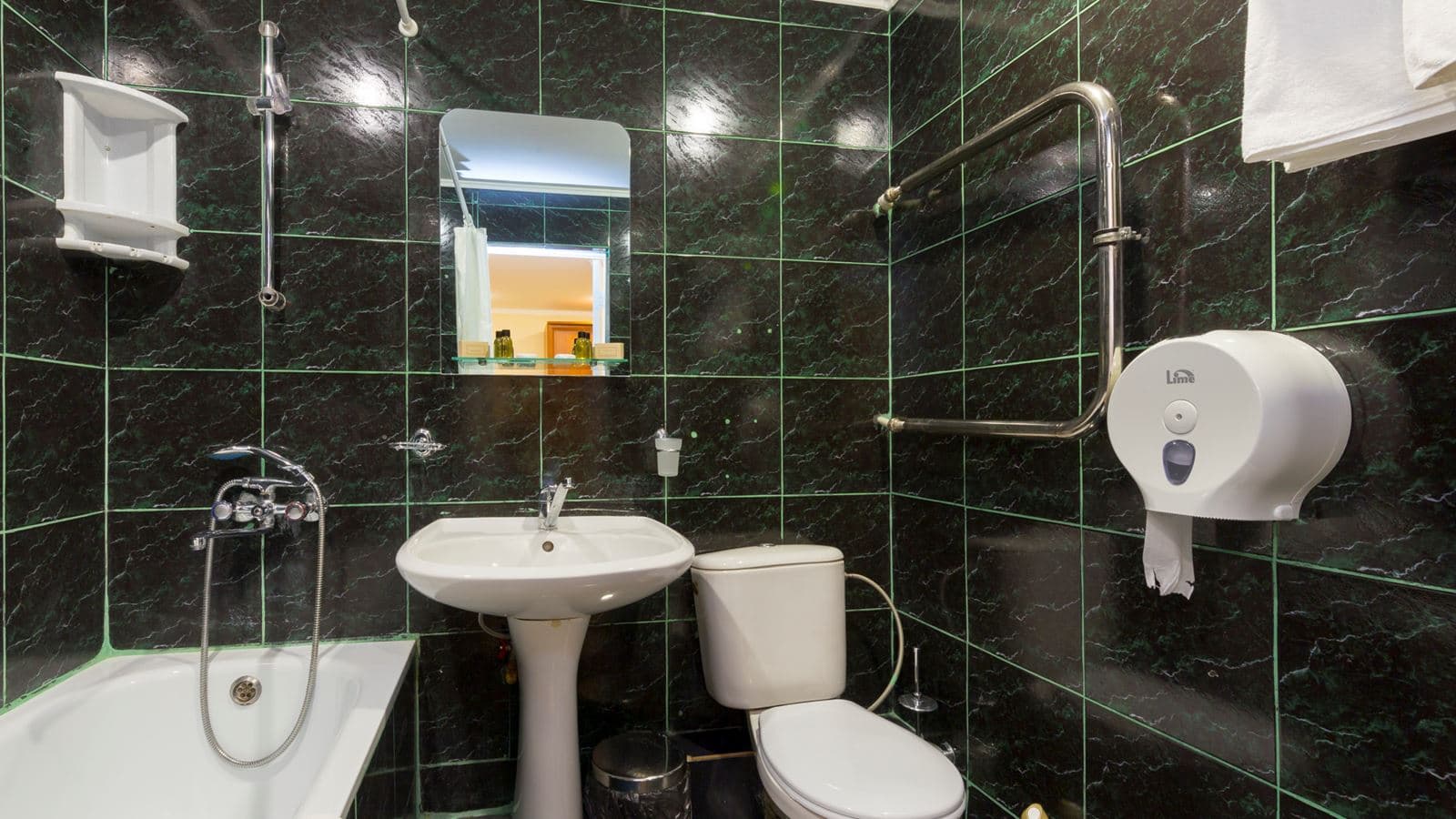 rooms-room-standard-double