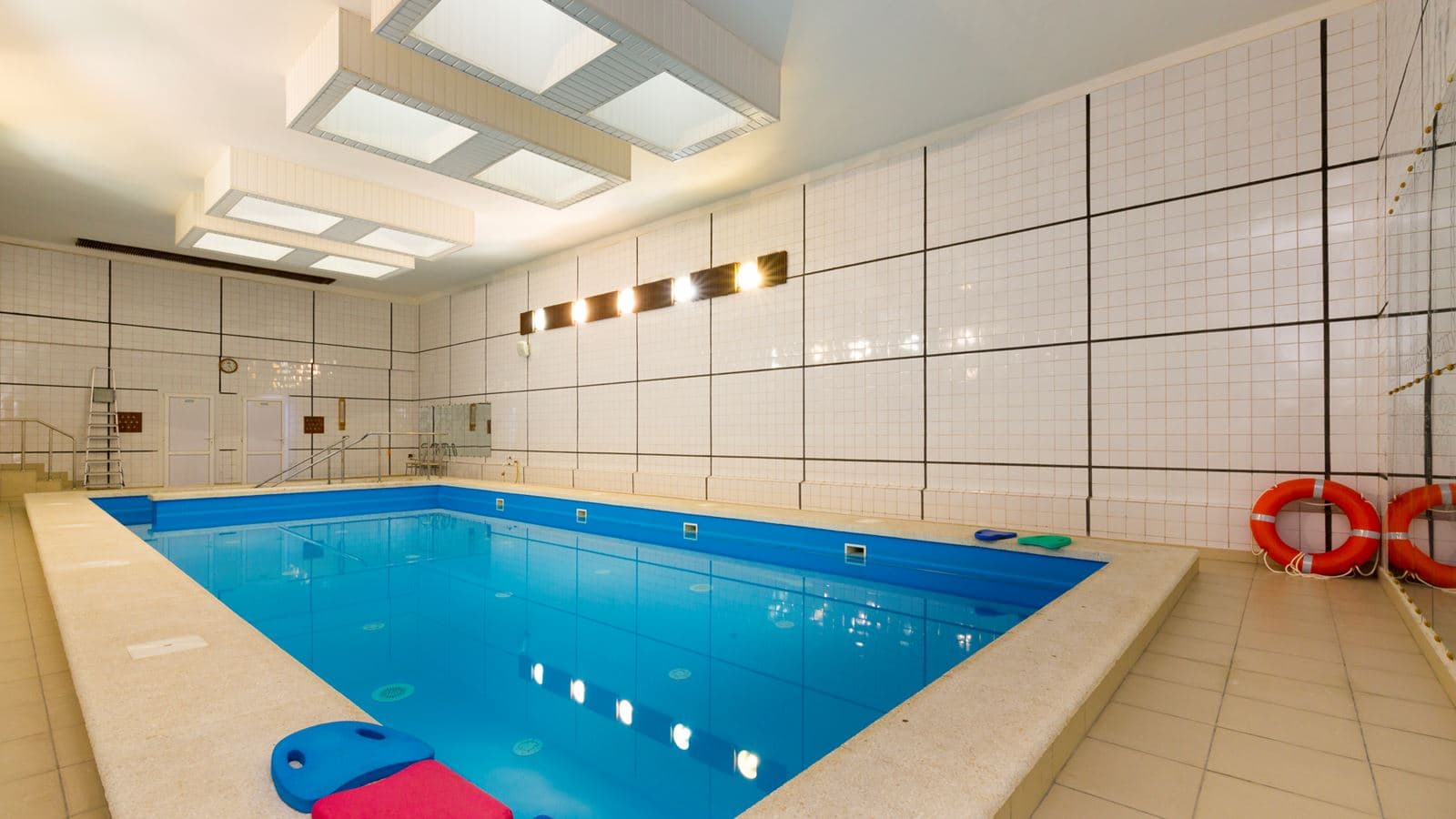 pools-indoor-pool
