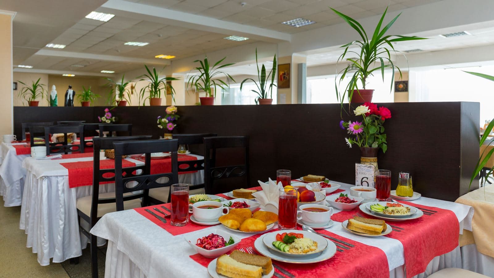 restaurants-obedenniy-zal