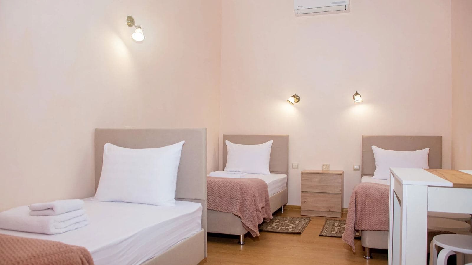 rooms-villa-family