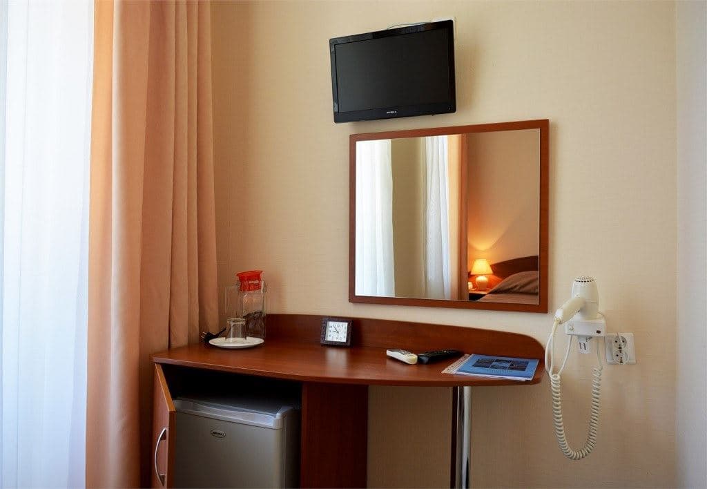 rooms-single-stand
